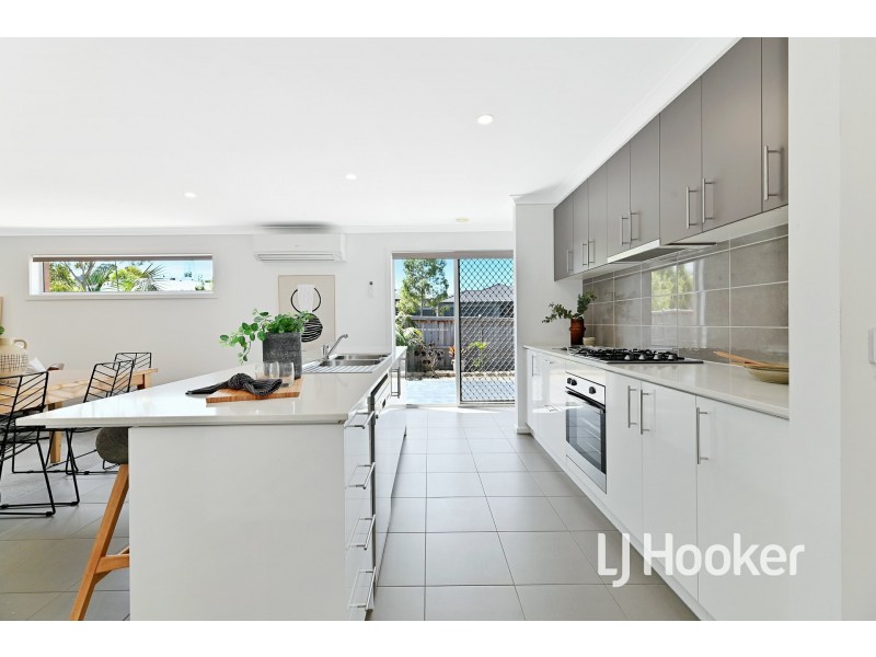 55 Mountford Rise, Pakenham VIC 3810