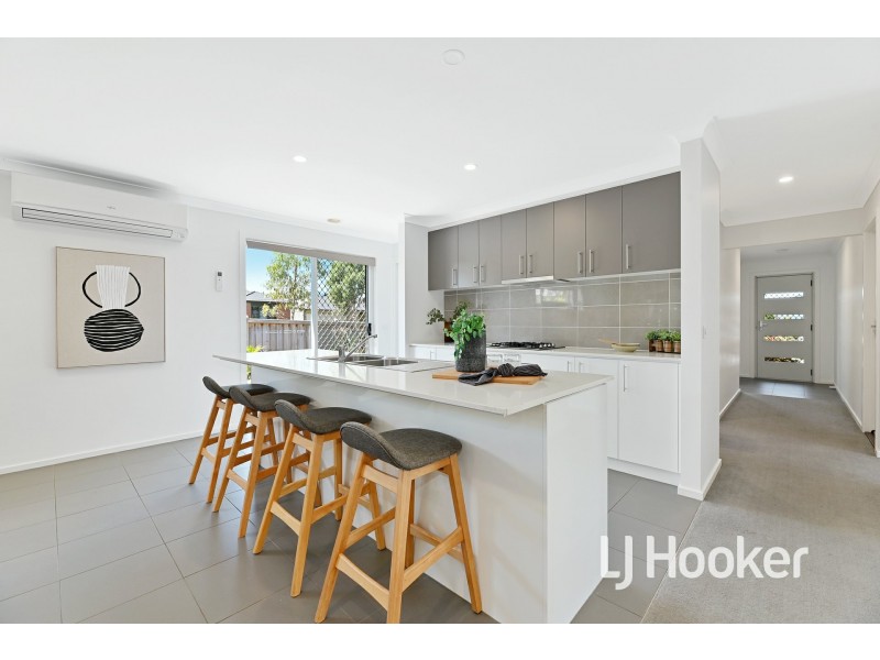 55 Mountford Rise, Pakenham VIC 3810