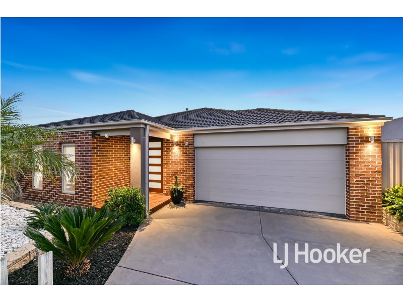 12 Quirk Road, Pakenham VIC 3810