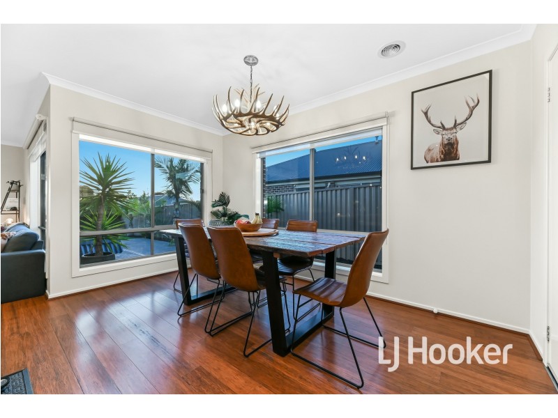 12 Quirk Road, Pakenham VIC 3810