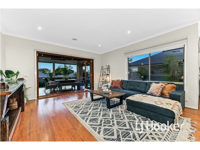 12 Quirk Road, Pakenham VIC 3810