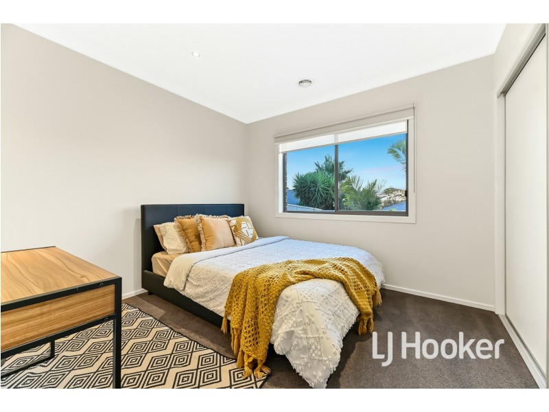 12 Quirk Road, Pakenham VIC 3810