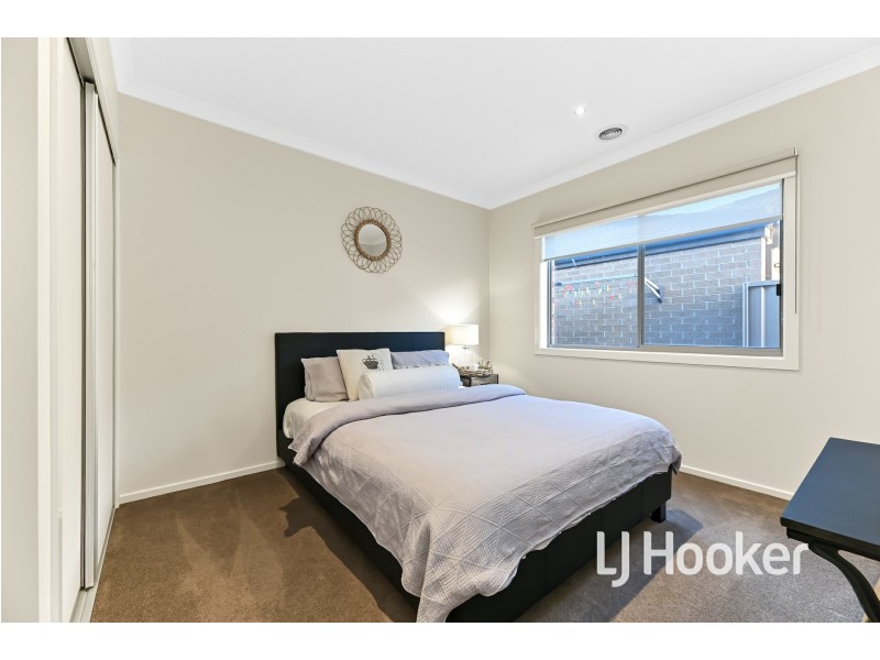 12 Quirk Road, Pakenham VIC 3810