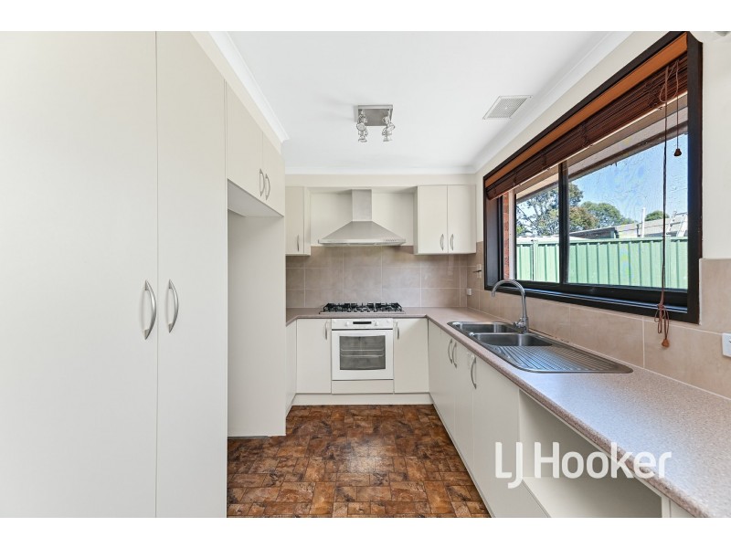 2 Sykes Court, Pakenham VIC 3810