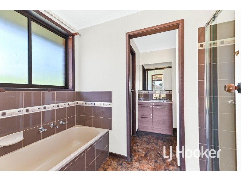 2 Sykes Court, Pakenham VIC 3810