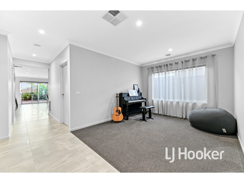 11 Zermatt Loop, Pakenham VIC 3810