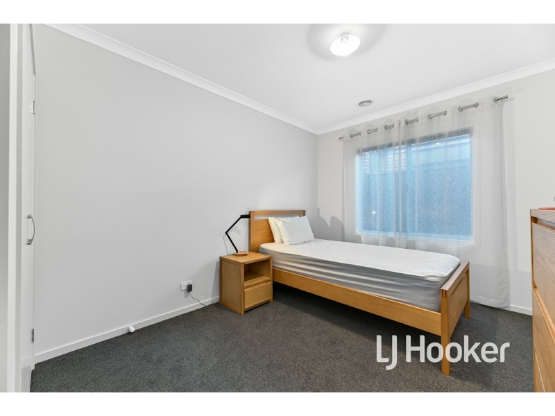 11 Zermatt Loop, Pakenham VIC 3810