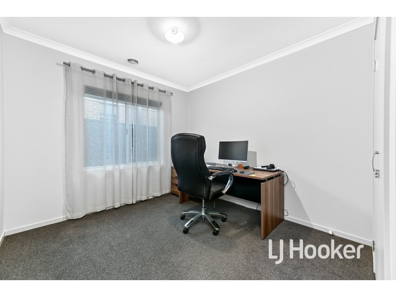 11 Zermatt Loop, Pakenham VIC 3810