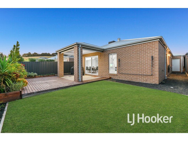11 Zermatt Loop, Pakenham VIC 3810