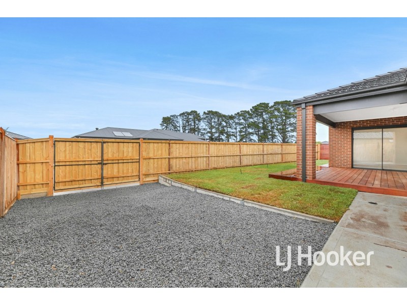 68 Charming Loop, Officer VIC 3809