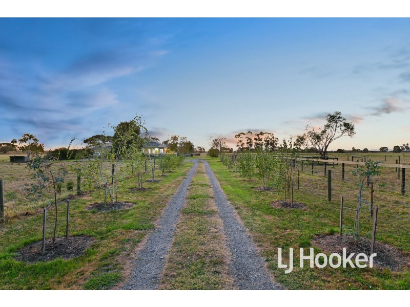 910 Bunyip-Modella Road, Iona VIC 3815