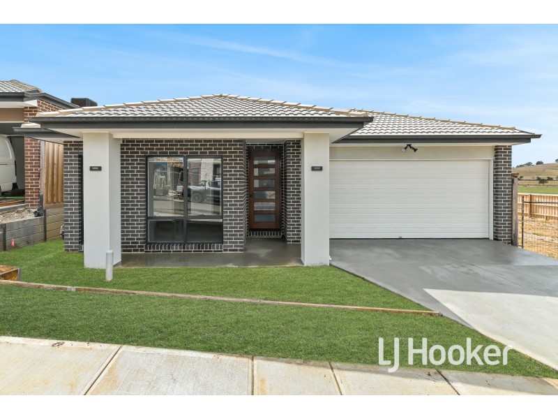 15 Capel Street, Nar Nar Goon North VIC 3812