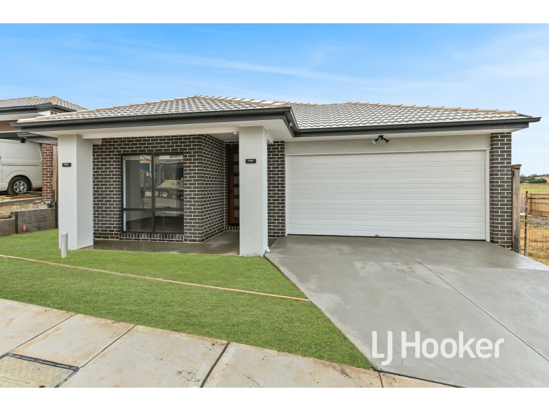 15 Capel Street, Nar Nar Goon North VIC 3812