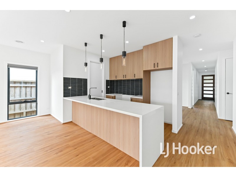 15 Capel Street, Nar Nar Goon North VIC 3812