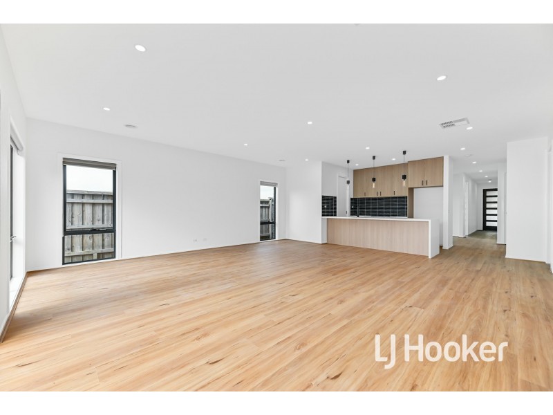 15 Capel Street, Nar Nar Goon North VIC 3812