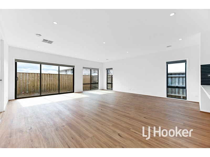 15 Capel Street, Nar Nar Goon North VIC 3812