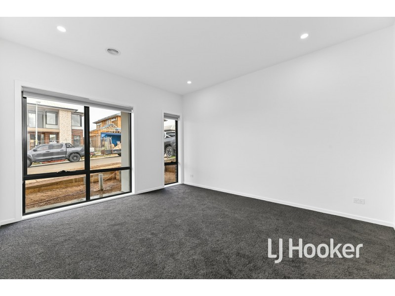 15 Capel Street, Nar Nar Goon North VIC 3812