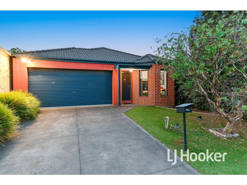 17/137 Ahern Road, Pakenham VIC 3810