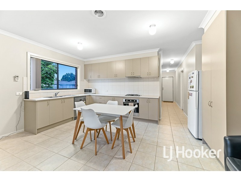 17/137 Ahern Road, Pakenham VIC 3810