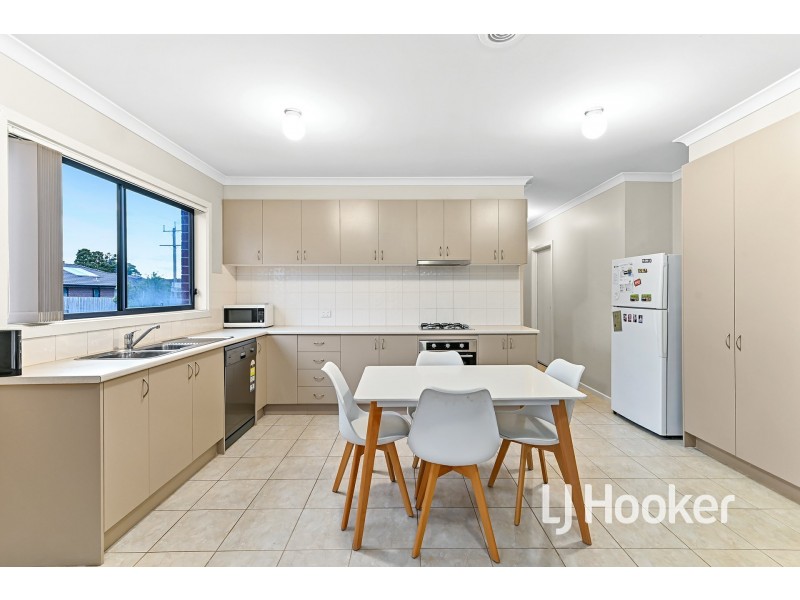 17/137 Ahern Road, Pakenham VIC 3810