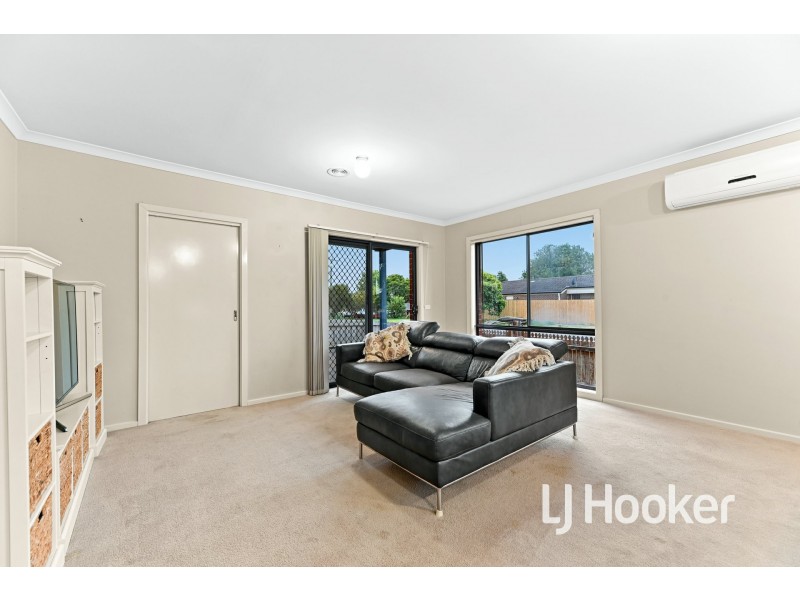 17/137 Ahern Road, Pakenham VIC 3810