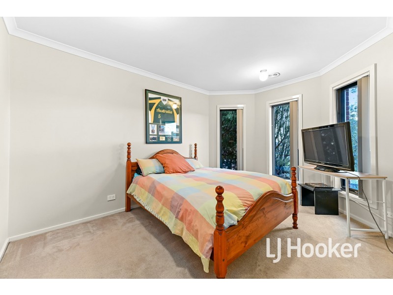 17/137 Ahern Road, Pakenham VIC 3810