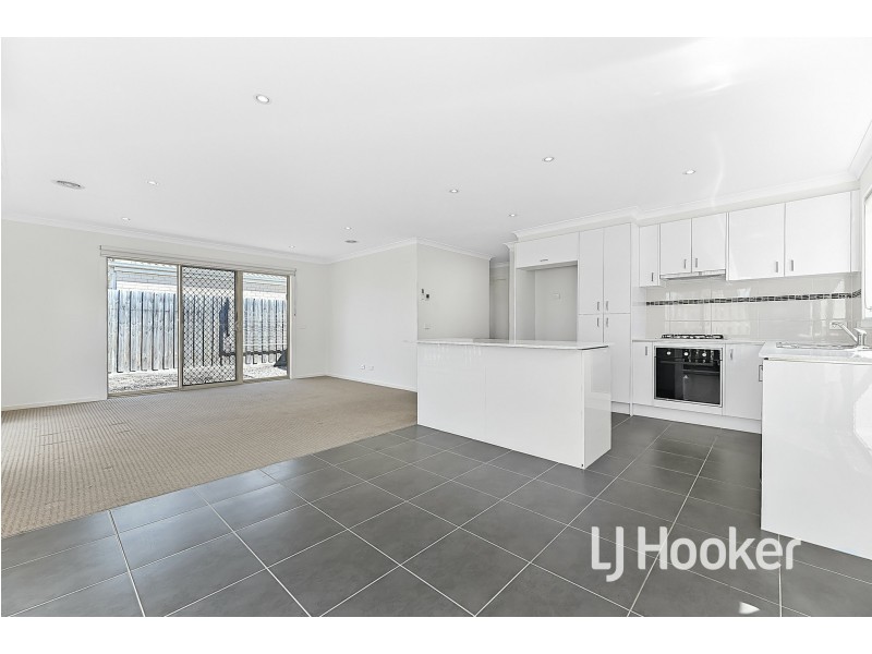 11 Premier Lane, Garfield VIC 3814