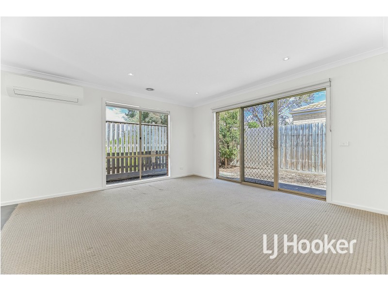 11 Premier Lane, Garfield VIC 3814