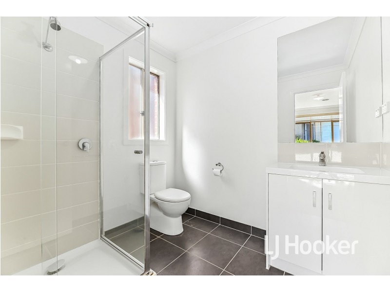 11 Premier Lane, Garfield VIC 3814