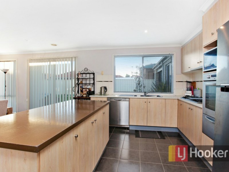 14 Jacaranda Way, Pakenham VIC 3810