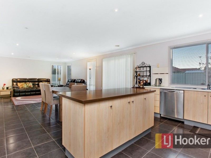 14 Jacaranda Way, Pakenham VIC 3810