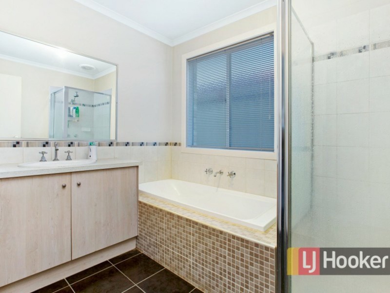 14 Jacaranda Way, Pakenham VIC 3810