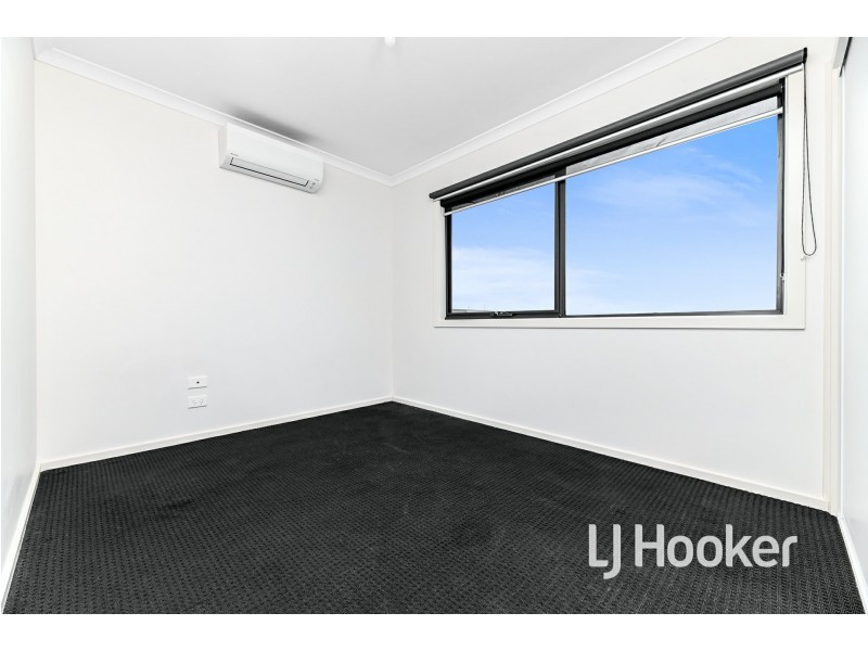 2 Rubus Way, Pakenham VIC 3810