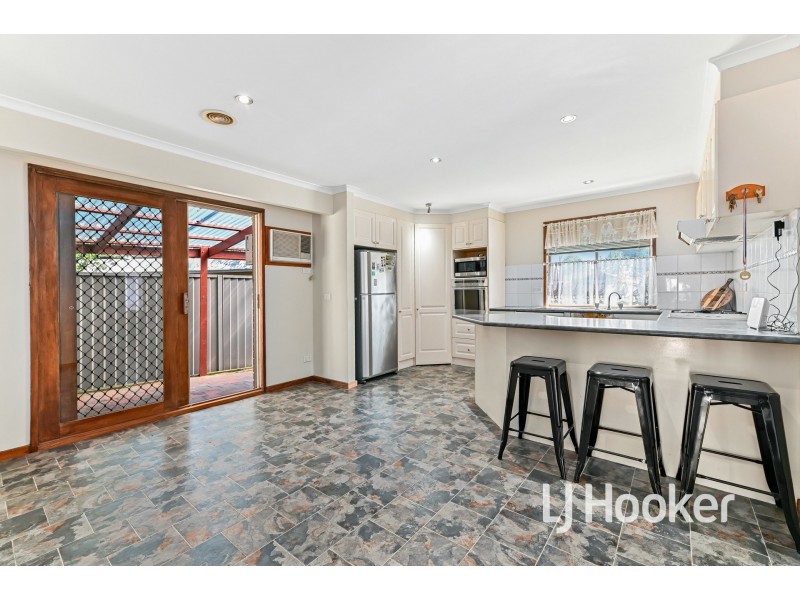 2 Beaumont Court, Pakenham VIC 3810
