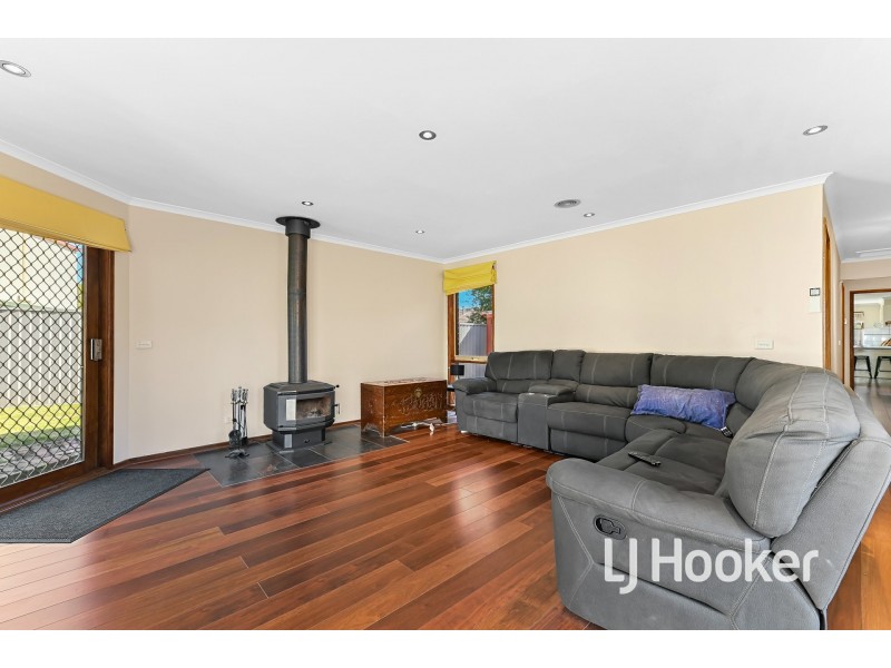 2 Beaumont Court, Pakenham VIC 3810