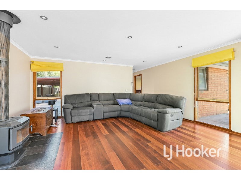 2 Beaumont Court, Pakenham VIC 3810