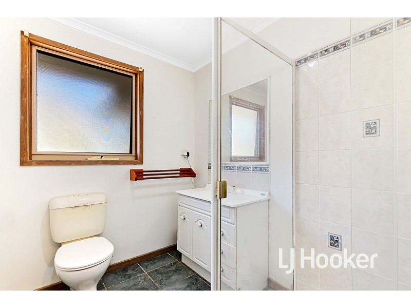 2 Beaumont Court, Pakenham VIC 3810