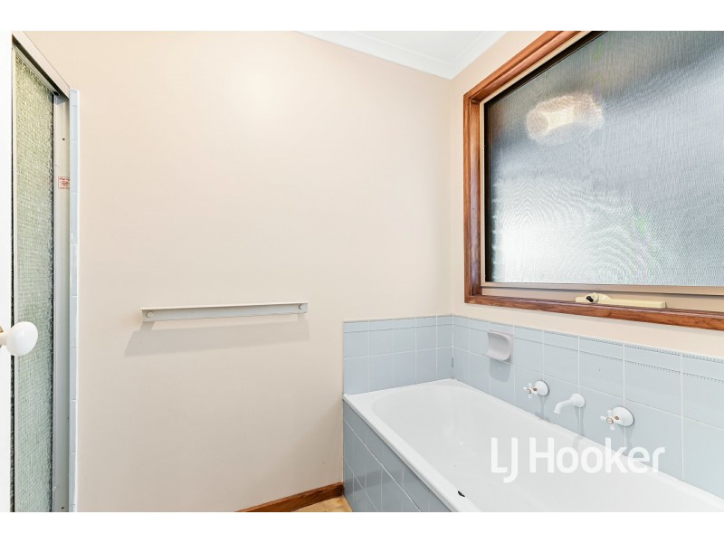 2 Beaumont Court, Pakenham VIC 3810