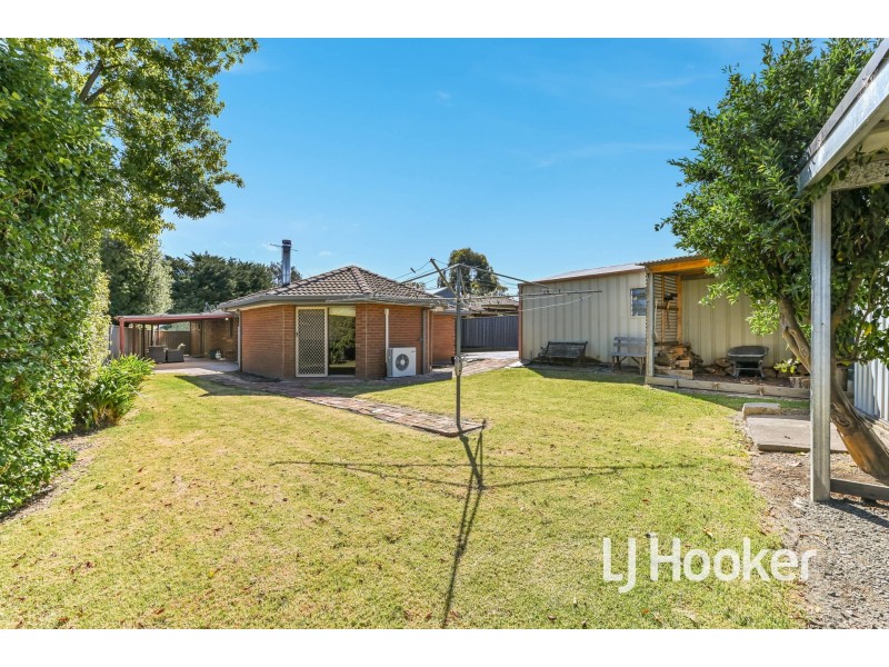2 Beaumont Court, Pakenham VIC 3810