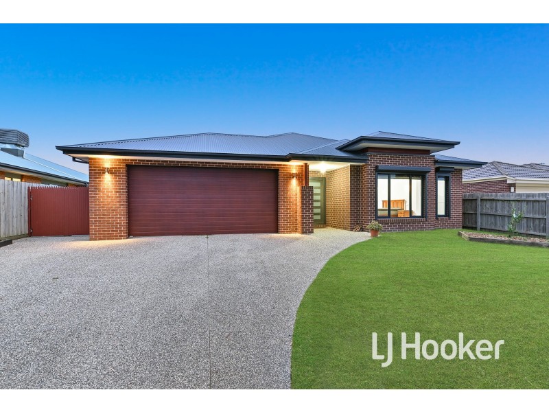4 Scordia Place, Pakenham VIC 3810