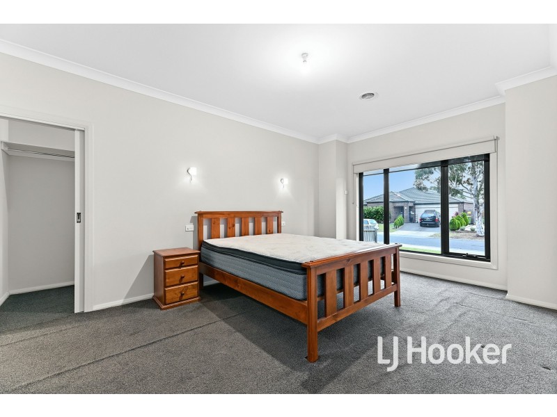 4 Scordia Place, Pakenham VIC 3810