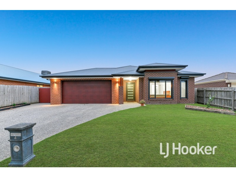 4 Scordia Place, Pakenham VIC 3810