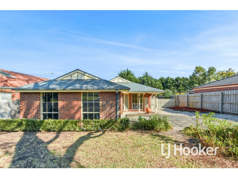 53 Balmoral Way, Pakenham VIC 3810