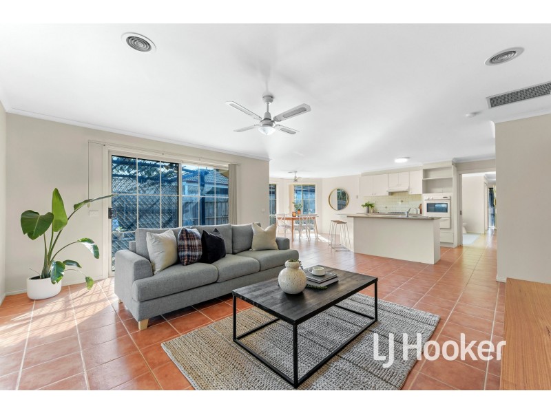 53 Balmoral Way, Pakenham VIC 3810