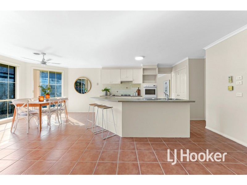 53 Balmoral Way, Pakenham VIC 3810