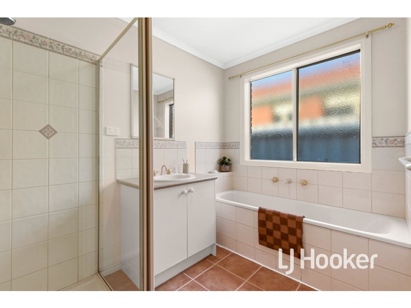 53 Balmoral Way, Pakenham VIC 3810