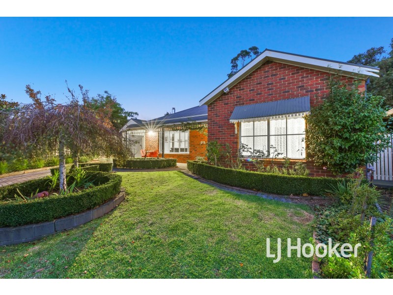 1 Kinross Court, Pakenham VIC 3810