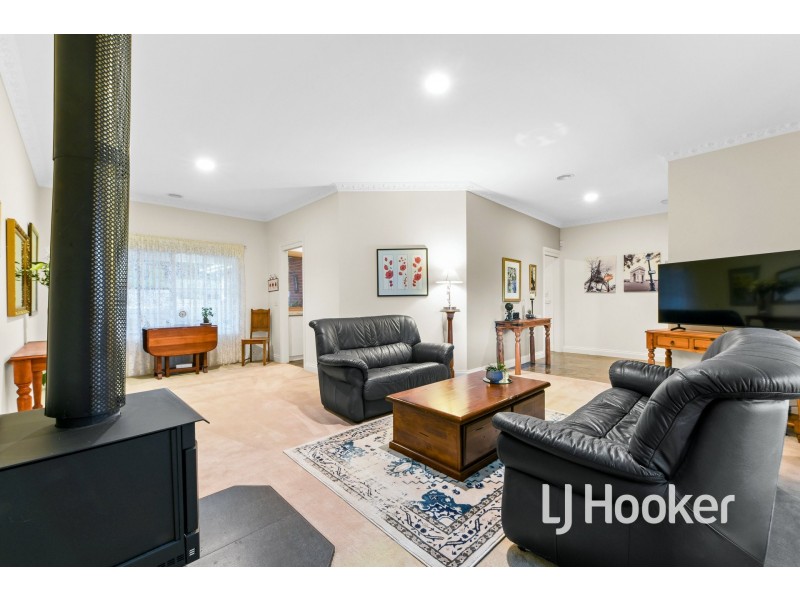 1 Kinross Court, Pakenham VIC 3810