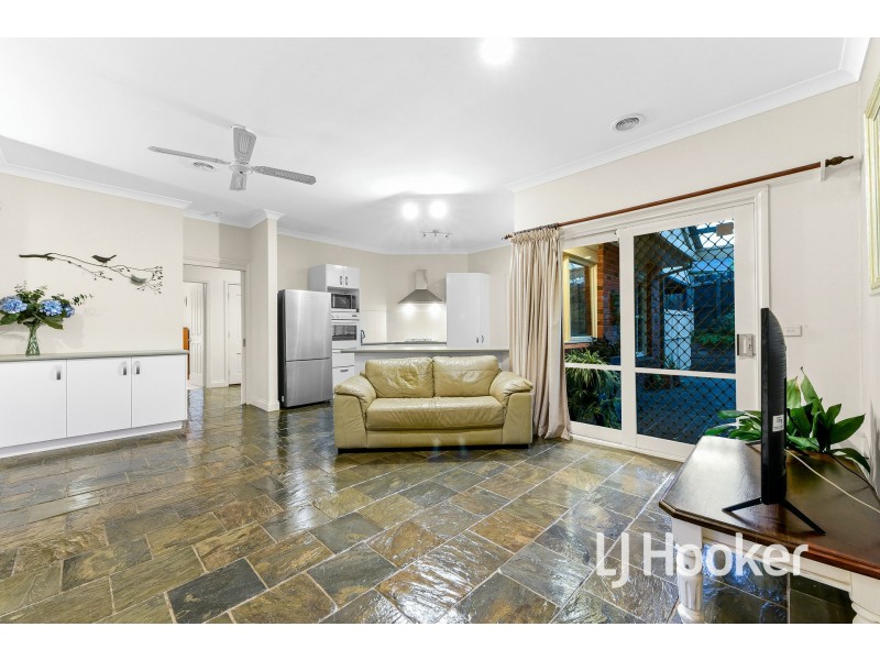 1 Kinross Court, Pakenham VIC 3810