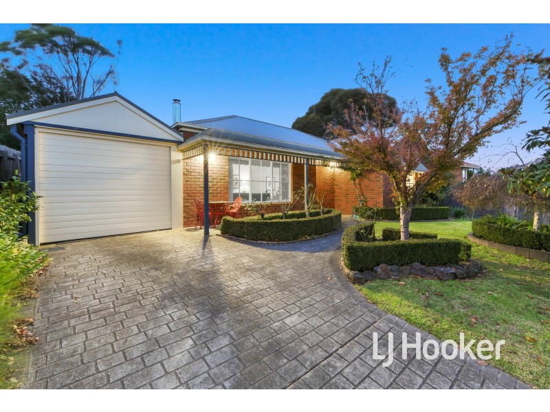 1 Kinross Court, Pakenham VIC 3810
